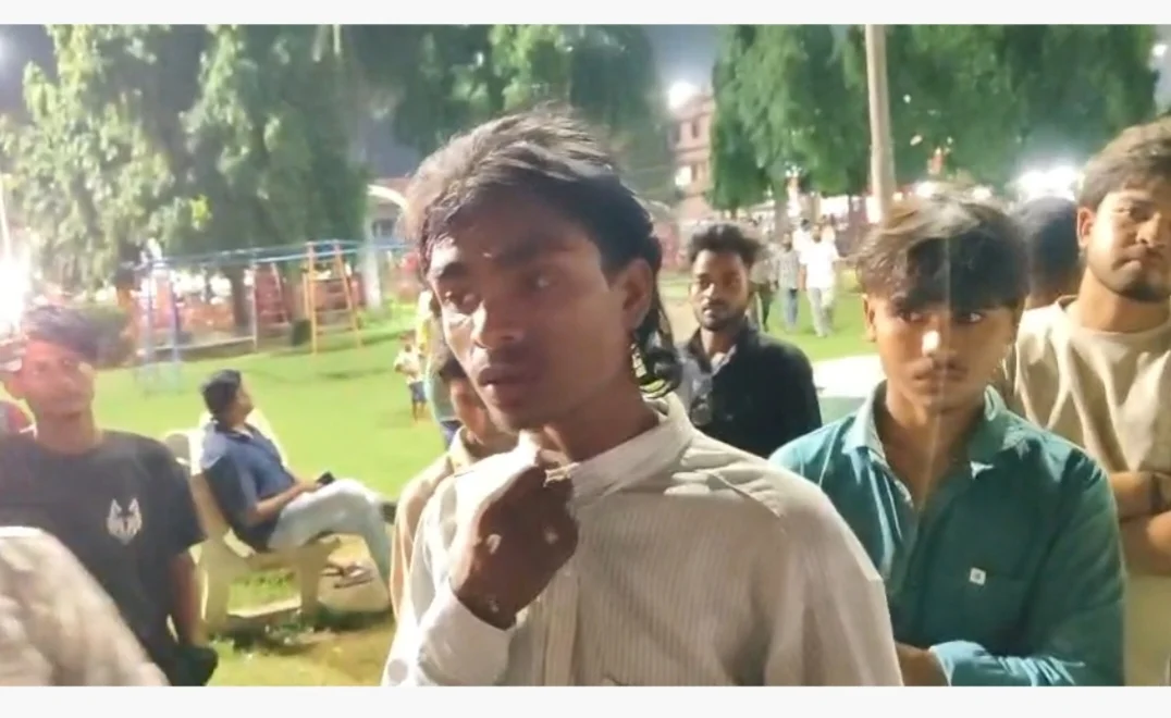 बैढन के मल्हार पार्क में युवक युवतियों के बीच हुई जमकर मारपीट