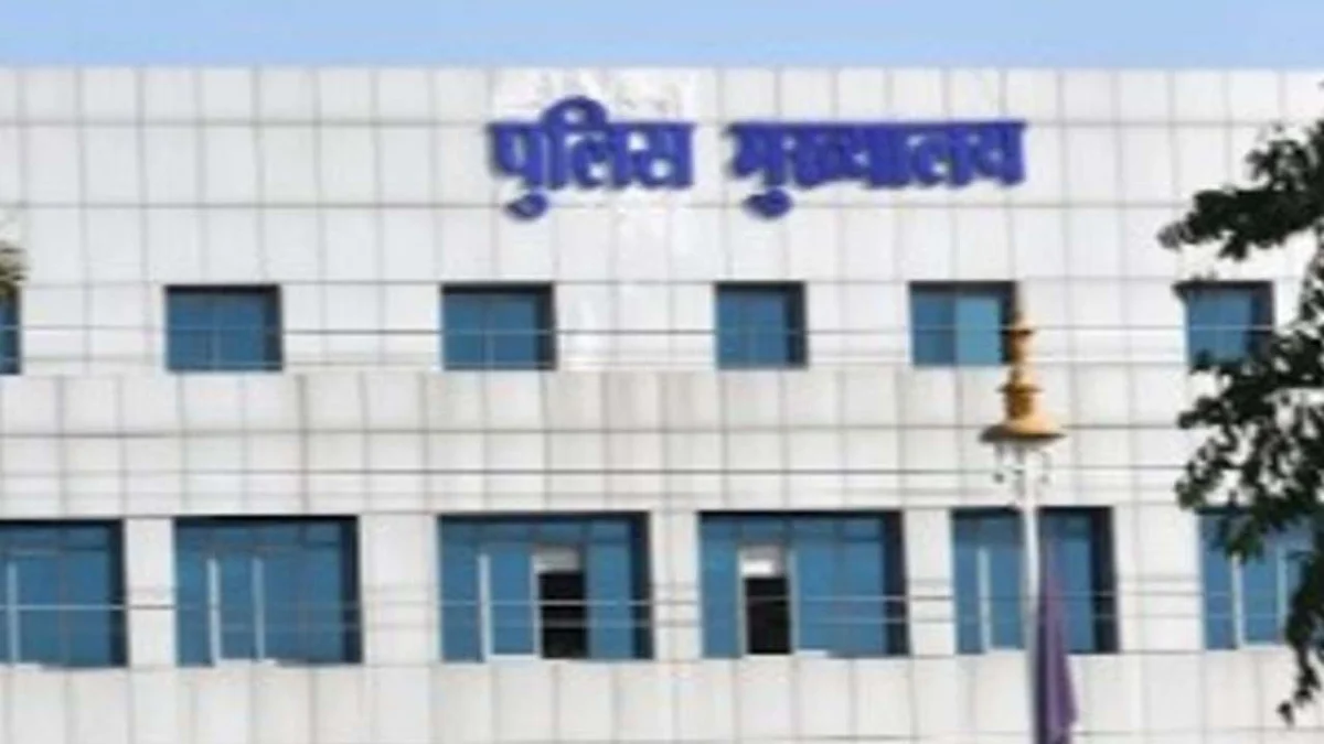 32 कार्यवाहक पुलिसकर्मियों का हुआ डिमोशन, कईयों के उतर सकते है स्टार, 15 हजार पुलिसकर्मियों में बढ़ी चिंता