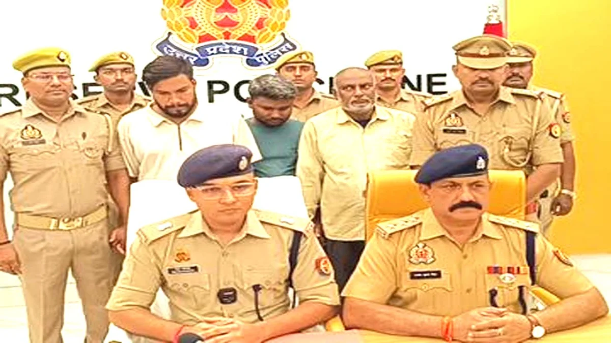 कबाड़ गोदाम पर छापाः तीन गिरफ्तार, ट्रक लूटा स्क्रैप बेचा और पहचान मिटाने कटवा डाला