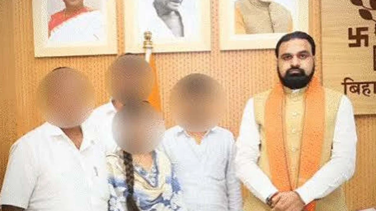 बिहार के सीएम ने पीड़िता की शेयर कर दी फोटो, खुद जब सीएम पास्को एक्ट की उड़ा रहे हैं धज्जिया... तो अन्य की क्या करेंगे बात